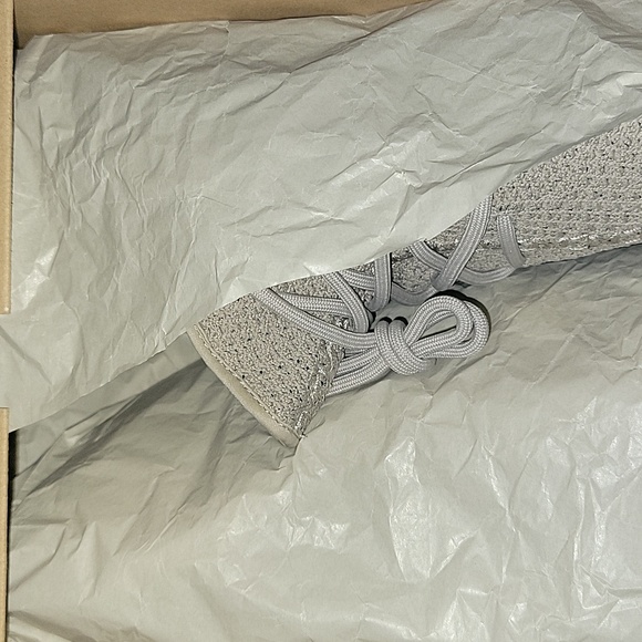 YEEZY 350 V2 SLATE - Picture 17 of 17